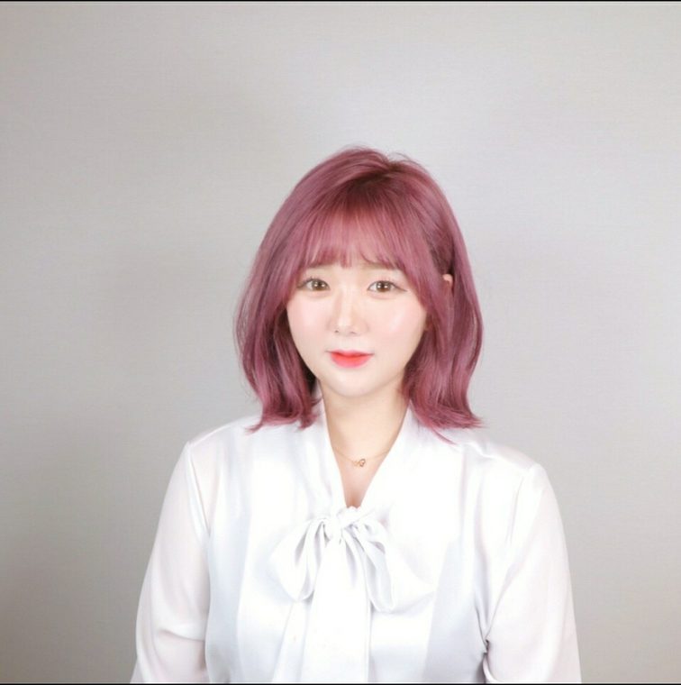 여성 핑크 톤 염색